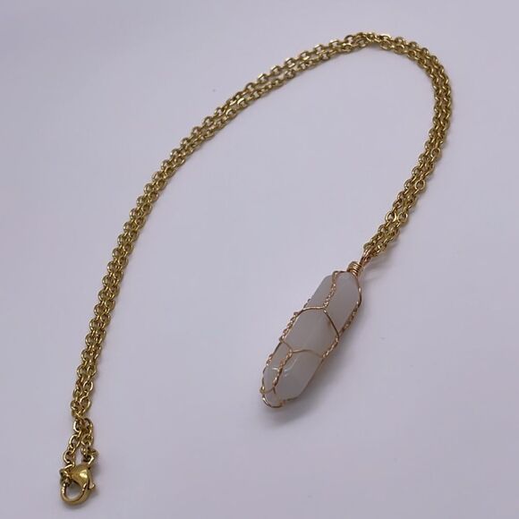 NWT Wool + Pepper Co. Clear Quartz + Gold Necklace - Stress Relief - Picture 4 of 7